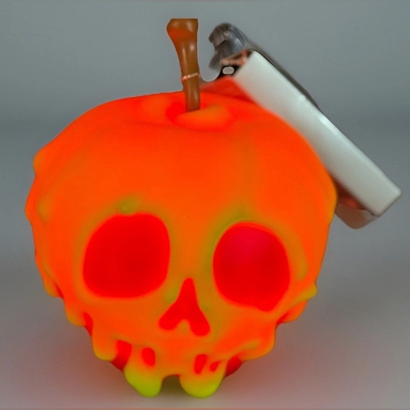 Disney Parks Poisoned Apple Tabletop Light Snow White The Seven Dwarfs New 6” - Picture 6 of 8